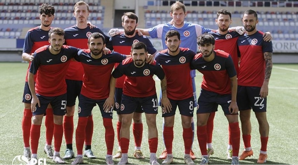 azerbaycan-i-liqasinda-futbolchular-meydana-chixmaqdan-imtina-edibler