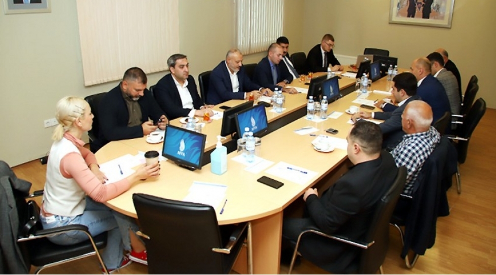 iki-shirket-azerbaycan-premyer-liqasi-klublari-ile-emekdashliq-etmek-isteyir