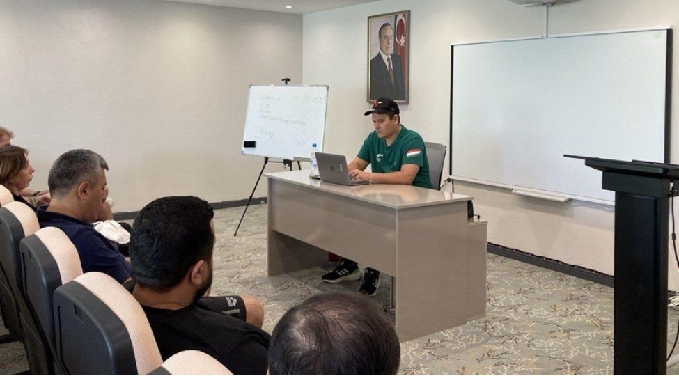 macaristanli-mutexessis-uzguchuler-ve-meshqchilere-seminar-treninq-kechib