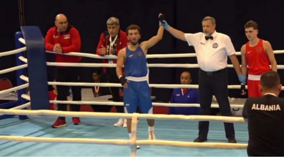 azerbaycanin-iki-bokschusu-avropa-chempionatina-qelebe-ile-bashlayib