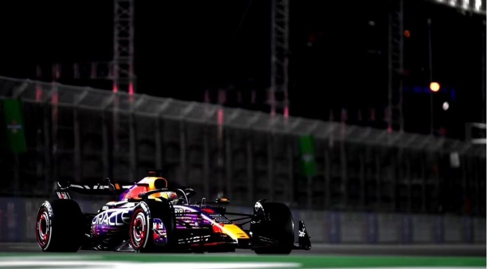 formula-1-maks-ferstappen-movsumde-18-ci-qelebesini-qazanib
