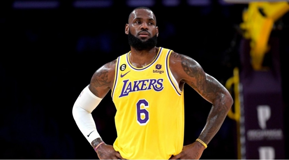 lebronceyms-nba-da-tarixi-rekorda-imza-atib