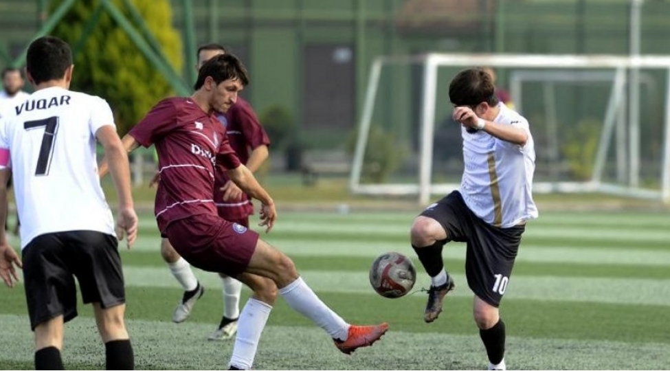affa-hakimleri-tehqir-eden-futbolchunu-cezalandirib