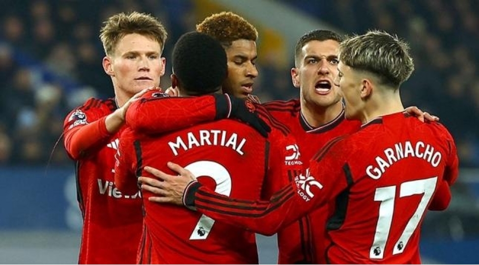 manchester-yunayted-boyuk-hesabla-qalib-geldi