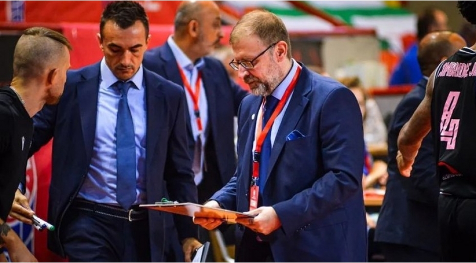 sabah-basketbol-komandasi-bash-meshqchisi-ile-vidalashib