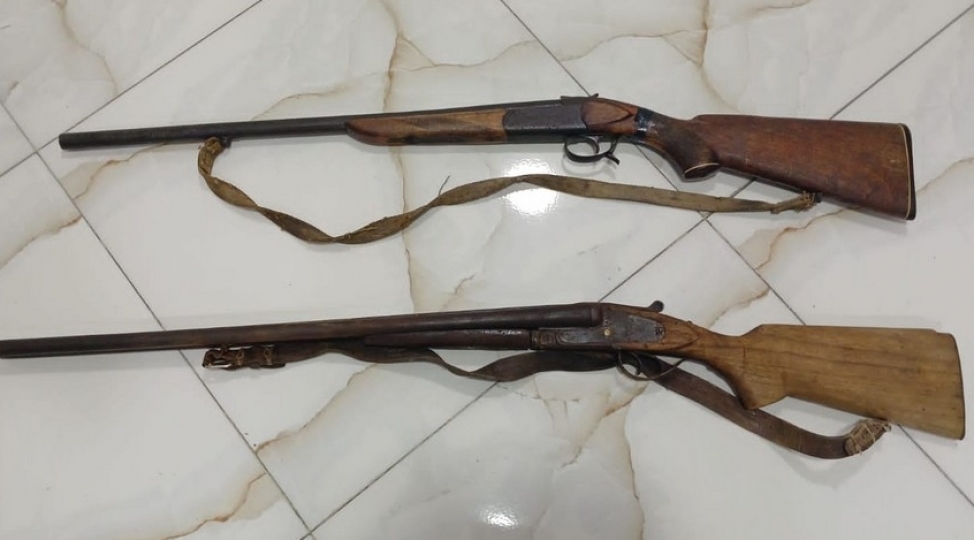 bilesuvar-sakinlerinden-qanunsuz-saxlanilan-odlu-silahlar-tehvil-goturulub