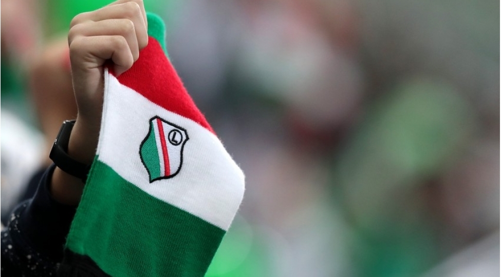 uefa-polsha-klubunu-azarkeshlere-gore-cerimeleyib