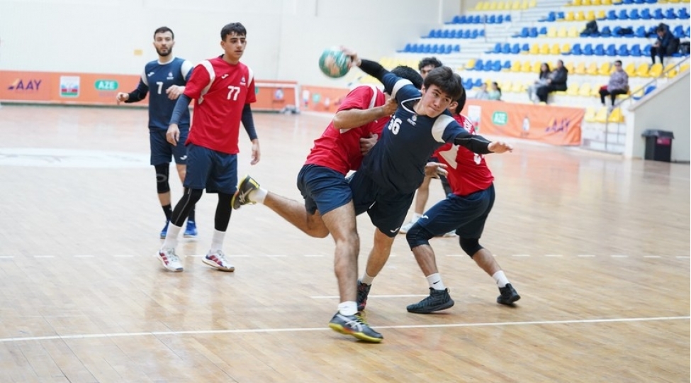 hendbol-uzre-azerbaycan-chempionati-lider-itkisiz-irelileyir
