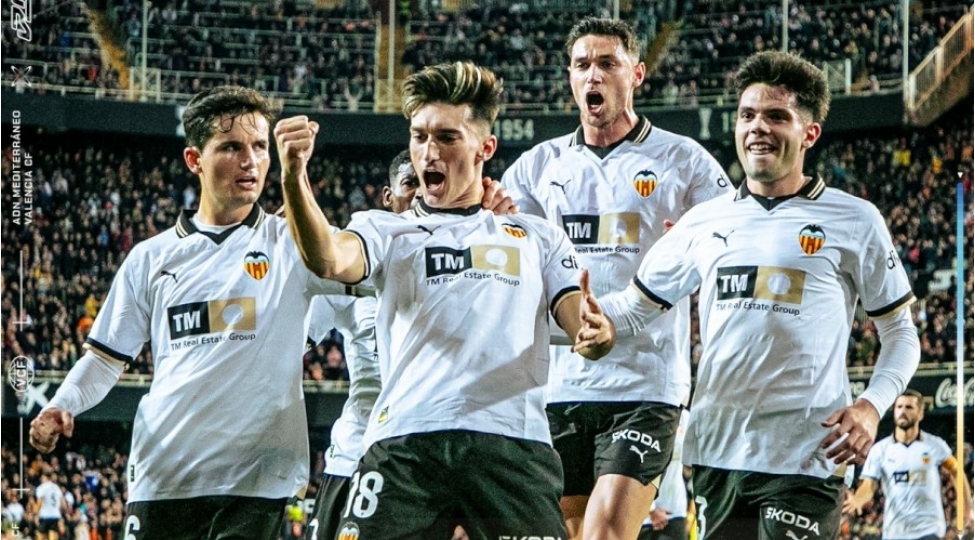 rayo-valyekano-seferde-valensiya-evde-qelebe-qazandi