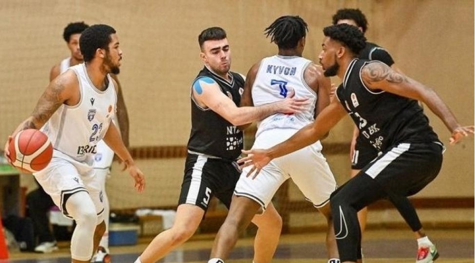 azerbaycan-klubu-legioner-basketbolchusu-ile-yollarini-ayirib