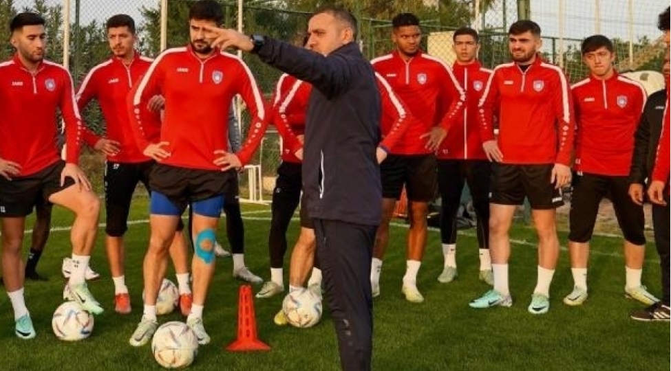 ayxan-abbasov-reqabetin-artmasi-uchun-orta-xette-futbolchu-almaq-isteyirik
