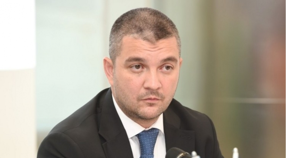 iki-futbolchuya-teklif-gondermishik-ferrux-mahmudov