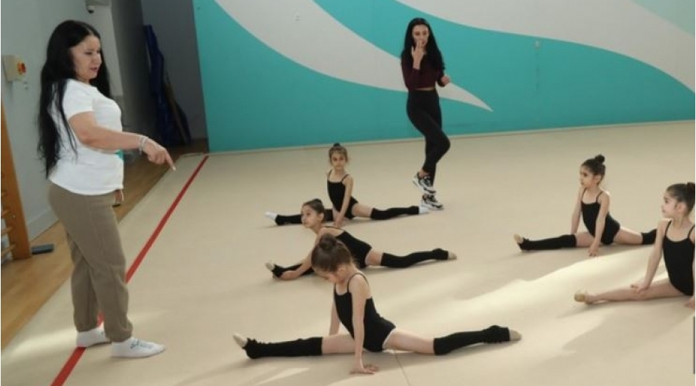 bolge-idmanchilarinin-milli-gimnastika-arenasindatelim-meshq-toplanishi-davam-edir