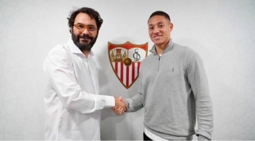sevilya-manchester-yunaytedin-futbolchusunu-transfer-etdi