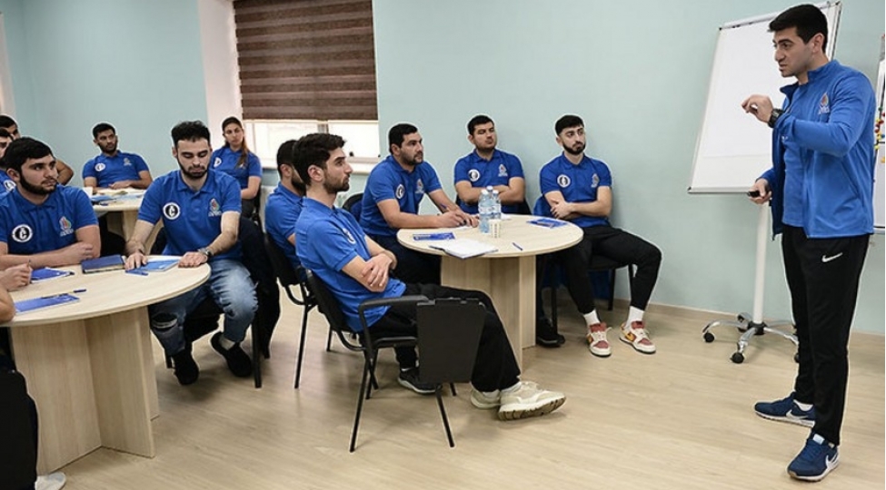 bakida-uefa-nin-c-kateqoriyali-meshqchi-kursunun-i-modulu-bashlayib