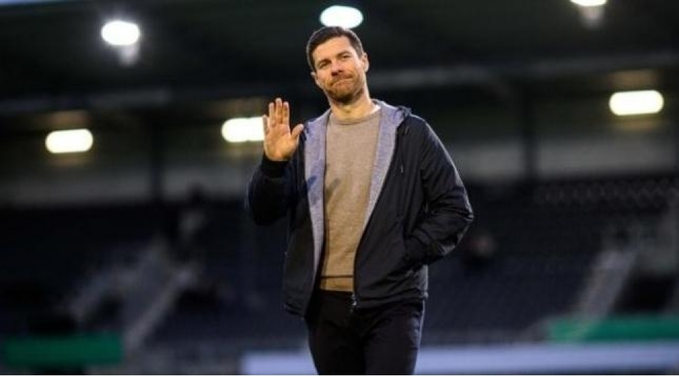 xabi-alonso-bayerde-qalacaq