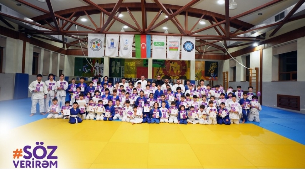 cudo-klub-2012de-cudochularla-maariflendirici-gorush-kechirilib