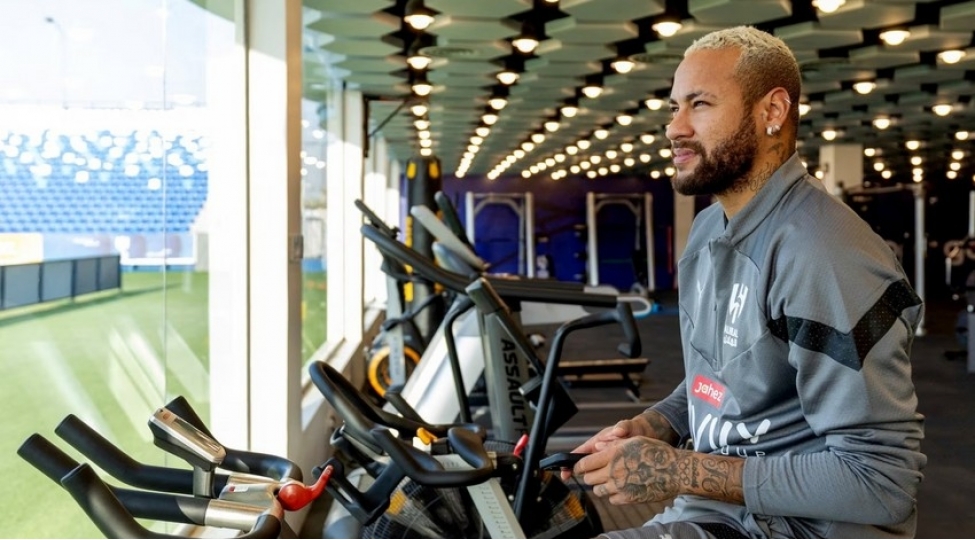 neymar-meshqlere-bashlayib