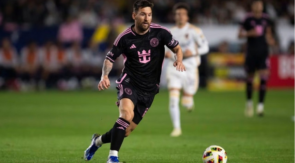 messi-500-cu-qolunu-vurub