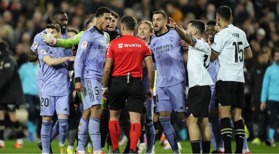 real-klubunun-futbolchusu-2-oyunluq-cezalandirilib