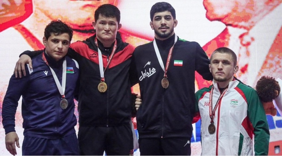 azerbaycan-guleshchisi-beynelxalq-turnide-gumush-medal-qazanib