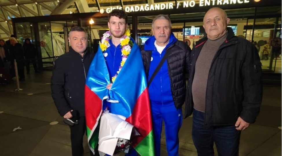 abf-resmisi-eminik-ki-kishi-bokschularimiz-paris-2024-e-maksimum-vesiqe-ile-yollanacaqlar