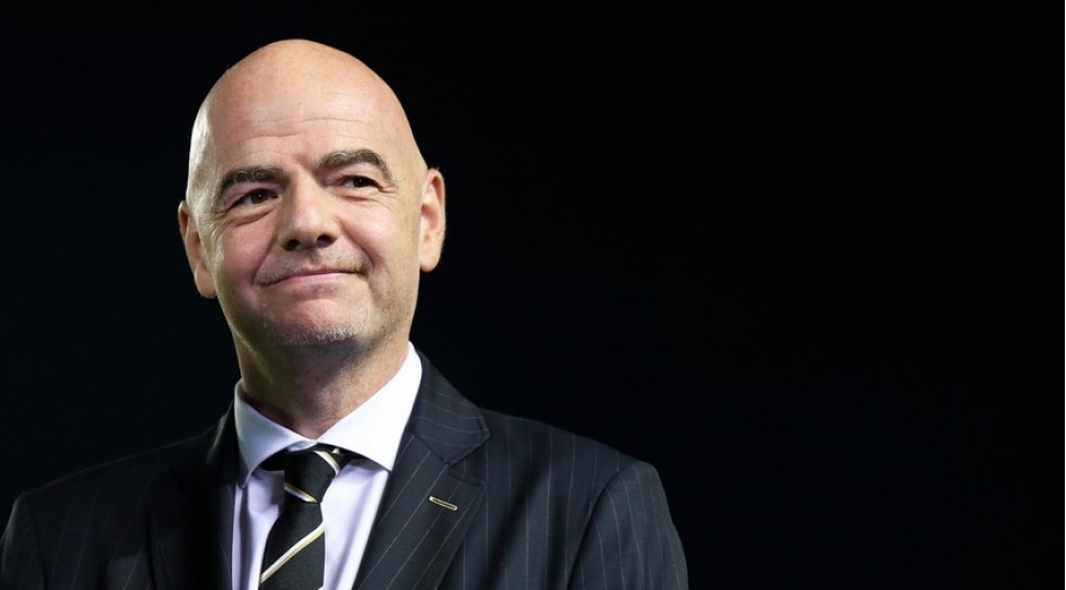 fifa-rehberinin-maashi-melum-olub