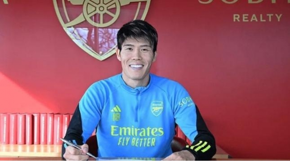arsenal-yaponiyali-futbolchu-ile-muqavileni-uzatdi