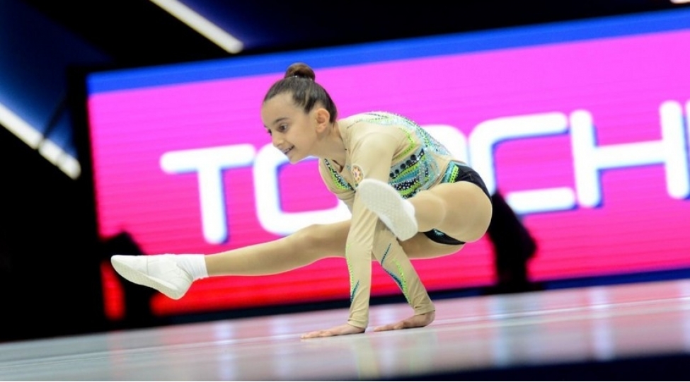 azerbaycan-gimnasti-beynelxalq-turnirde-finala-vesiqe-qazanib