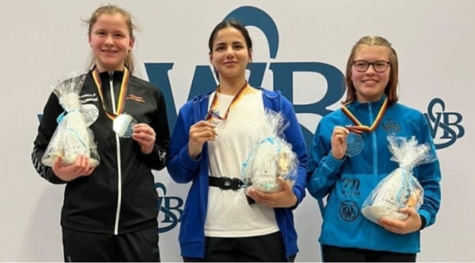 azerbaycan-aticisi-almaniyadaki-turnirde-ikinci-qizil-medalini-qazanib