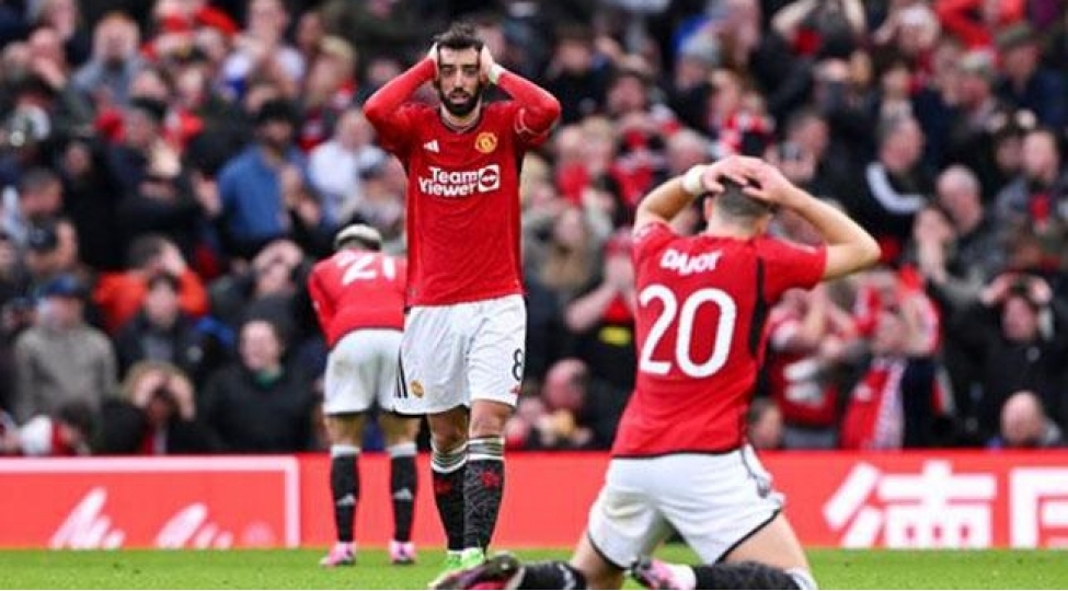 manchester-yunayted-avrokuboklardan-kenardaqala-biler