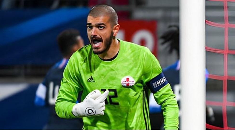 qarabag-gurcu-futbolchunu-tebrik-etdi