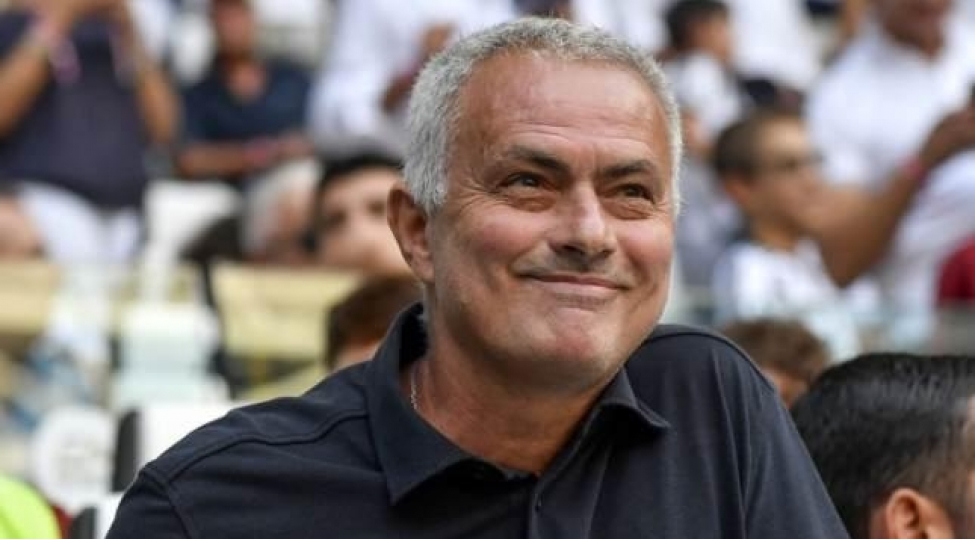 mourinyo-millide-ishlemek-isteyir