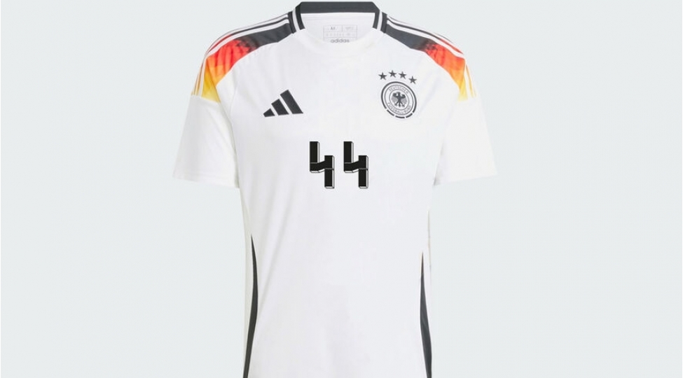 adidas-almaniya-yigmasina-44-nomreli-forma-geyinmeyi-qadagan-edir