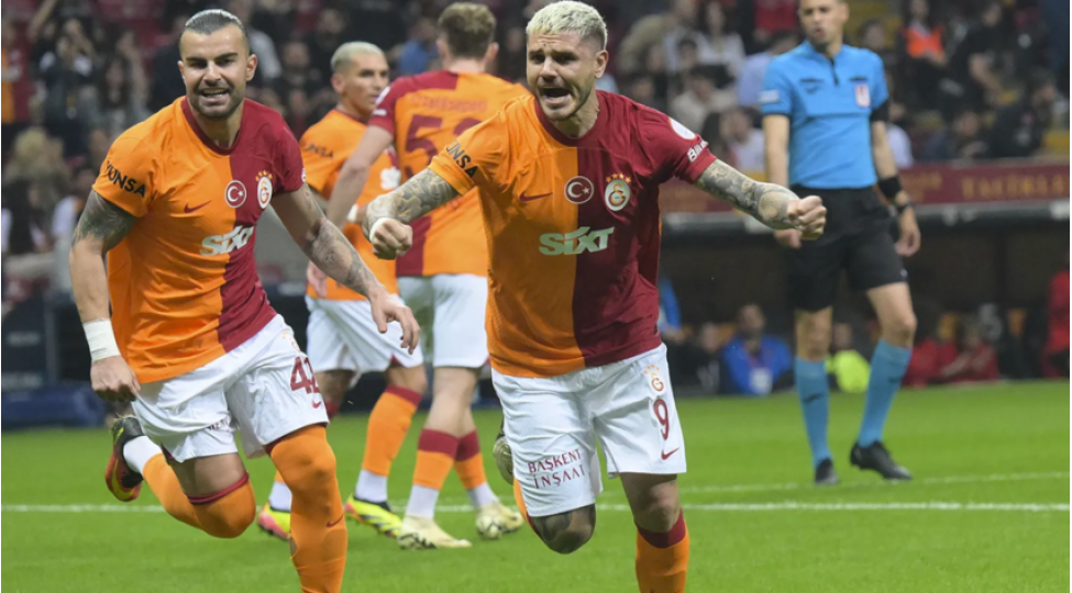 qalatasaray-oz-meydaninda-hataysporu-meglub-edib