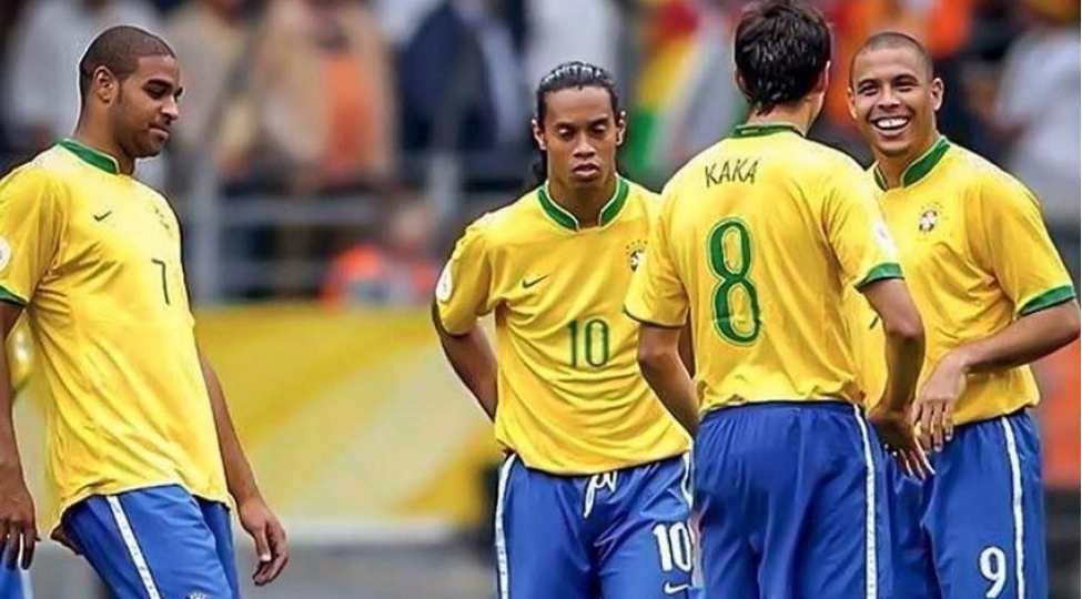rusiya-ve-braziliya-efsaneleri-arasinda-futbol-matchi-kechirile-biler