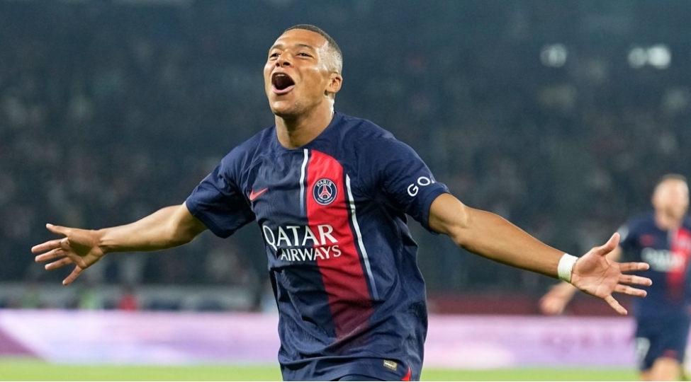 mbappe-qol-sayinda-meshhur-futbolchulara-chatib