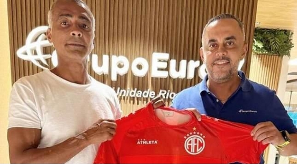 romario-karyerasini-berpa-etdi