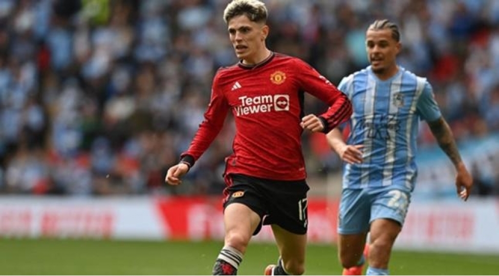manchester-yunaytedde-qalacaqlar