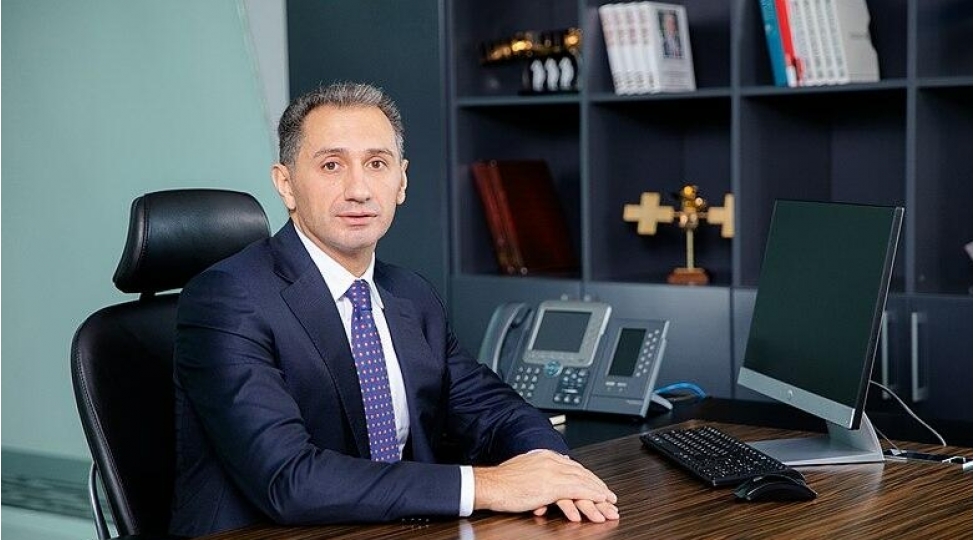 nazir-dunya-chempionu-olan-idmanchimizi-bele-tebrik-etdi