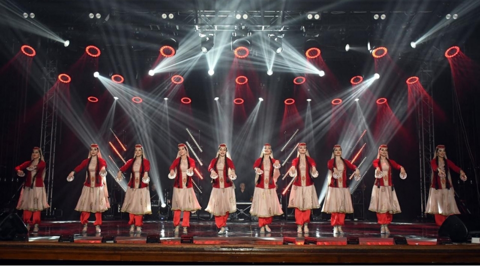 ozbekistanda-medeniyyet-gunleri-menim-azerbaycanim-adli-konsertle-basha-chatib