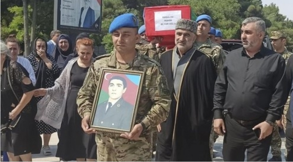 sumqayitda-birinci-qarabag-muharibesinin-shehidi-rehim-resulov-defn-edilib