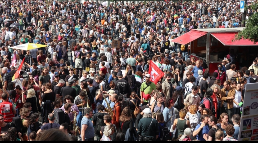 fransizlar-makronun-bash-nazir-teyinatina-etiraz-edir