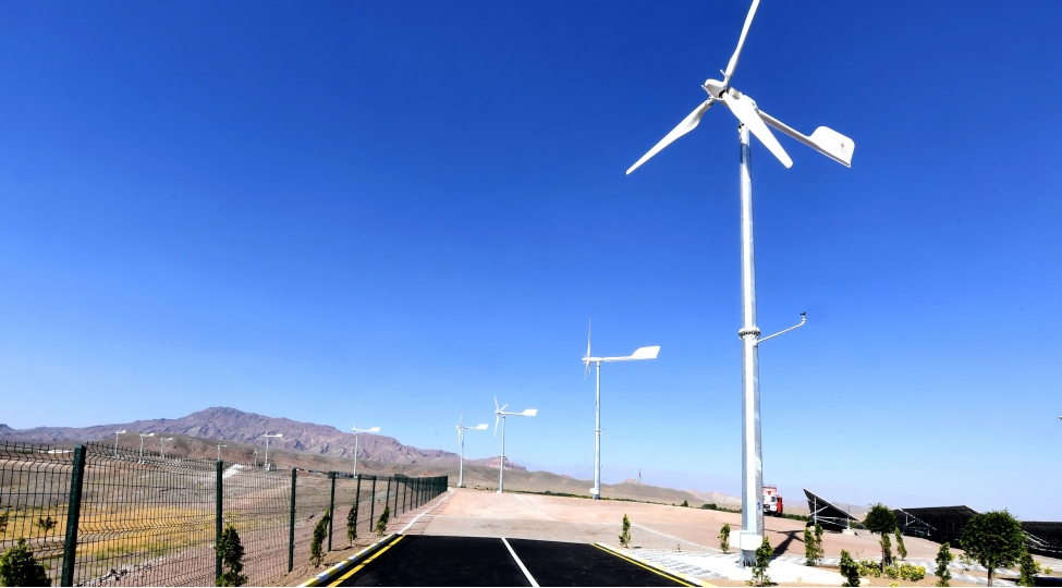 senaye-parklari-berpa-olunan-enerji-menbelerinde-istehsal-edilmish-elektrik-enerjisi-ile-techiz-olunacaq