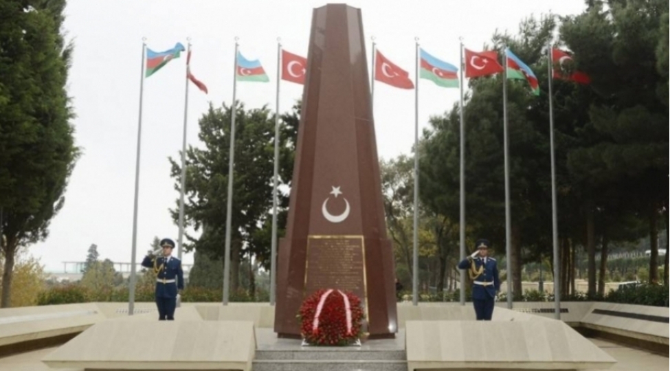 bakinin-ishgaldan-azad-edilmesi-azerbaycan-turkiye-qardashliginin-tentenesidir