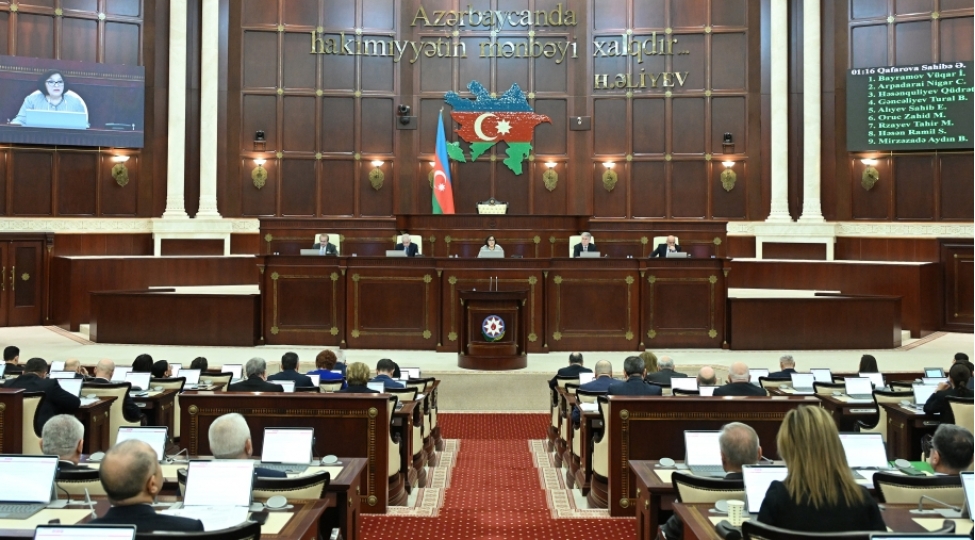 parlament-bir-sira-qanunlara-deyishikliyi-birinci-oxunushda-tesdiqleyib