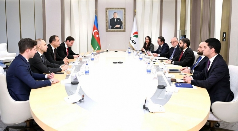 socar-ve-mvm-group-berpaolunan-enerji-sahesinde-emekdashligi-muzakire-edib-foto