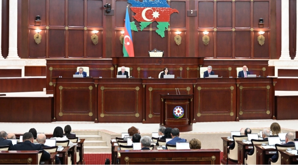 parlament-tdt-uzvleri-arasinda-reqemsal-iqtisadiyyata-dair-sazishi-ratifikasiya-edib