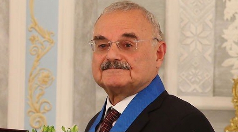 gel-anamin-pasportunu-sene-gosterim-gor-ermenidir-artur-rasi-zade