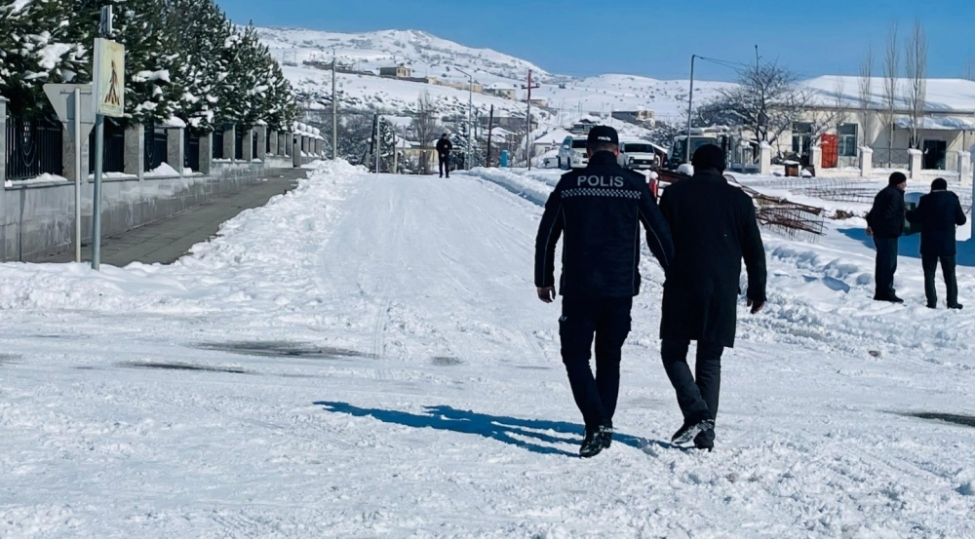 shimal-bolgelerinde-polis-emekdashlari-terefinden-fasilesiz-xidmet-davam-edir